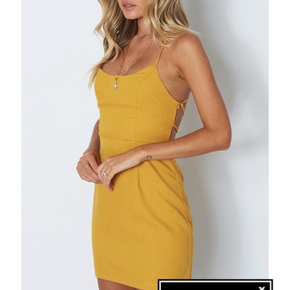 GORGEOUS YELLOW DRESS